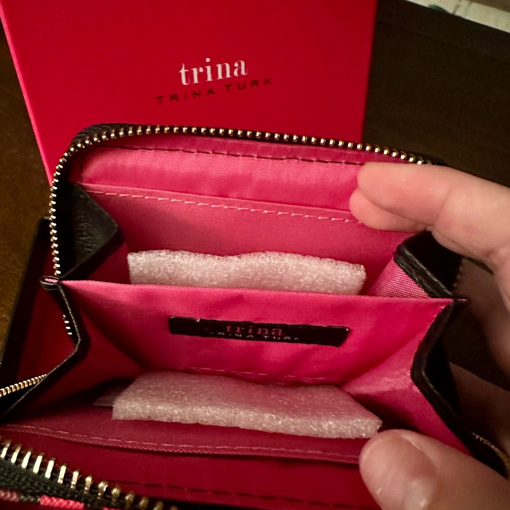 NIB - Trina Turk Multicolor Stripe Coin Purse Card Wallet - Picture 3 of 6